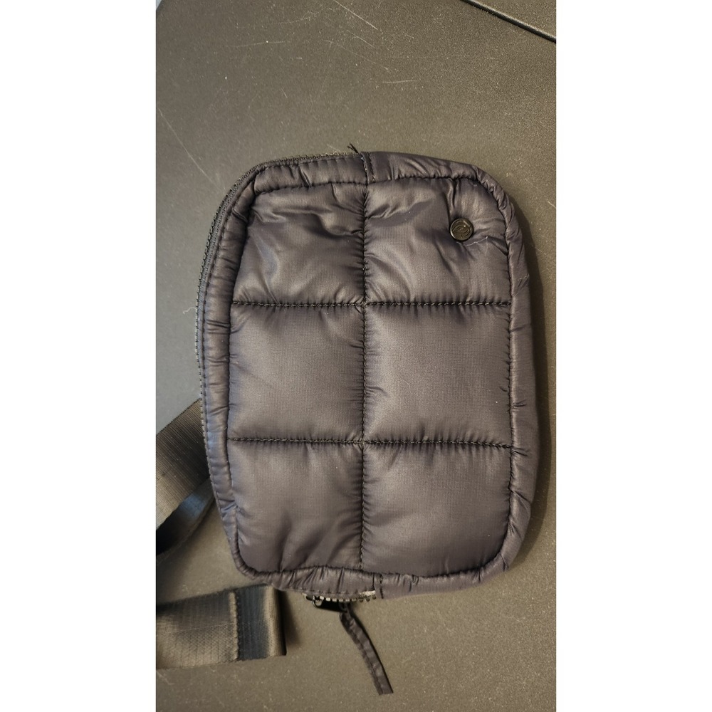 Apana studio to street Quilted belt bag black